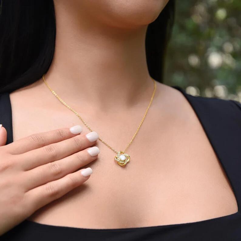 Rise Again - Eternal Knot Necklace