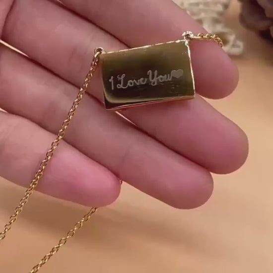Hidden photo necklace video