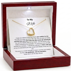 Wife-beads-neckalce-gold-wooden-box